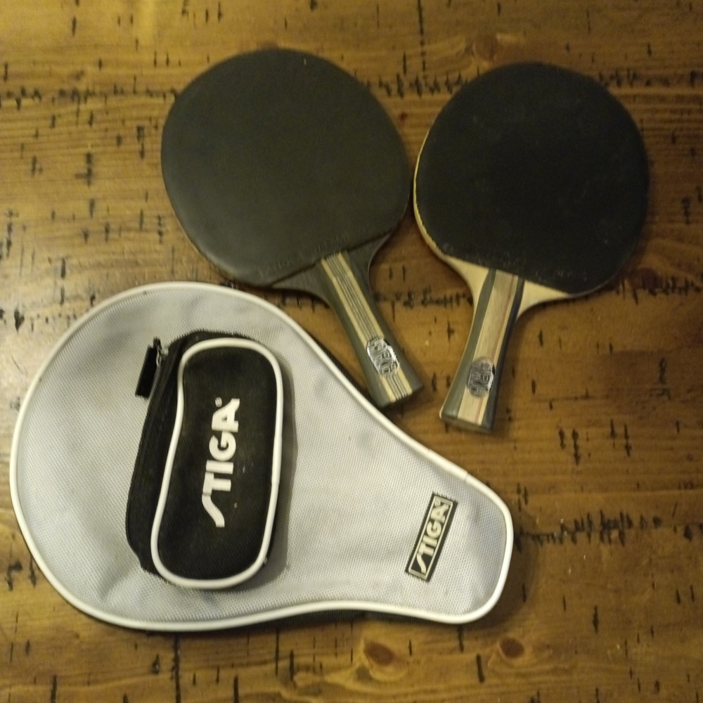 Stiga Apex and Stiga Titan Table Tennis Rackets Paddles Lot of 2 with Case b2